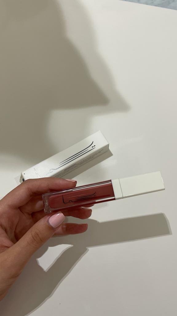Customized Lipgloss